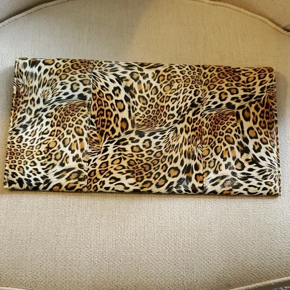 Animal print large vinyl clutch bag - Picture 2 of 6